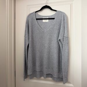 Abercrombie & Fitch Light Gray Knit Sweater